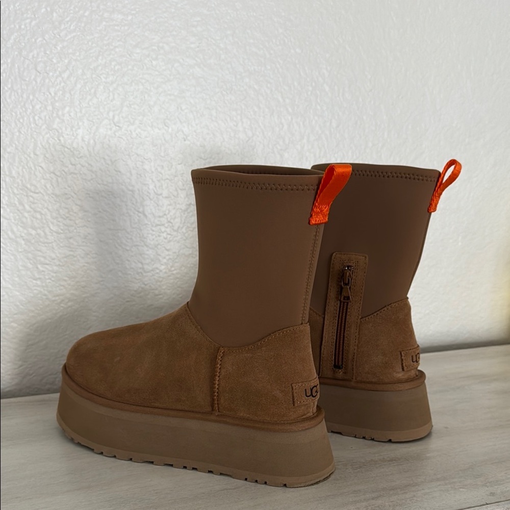 UGG Classic Dipper Boots in Chestnut Size 9